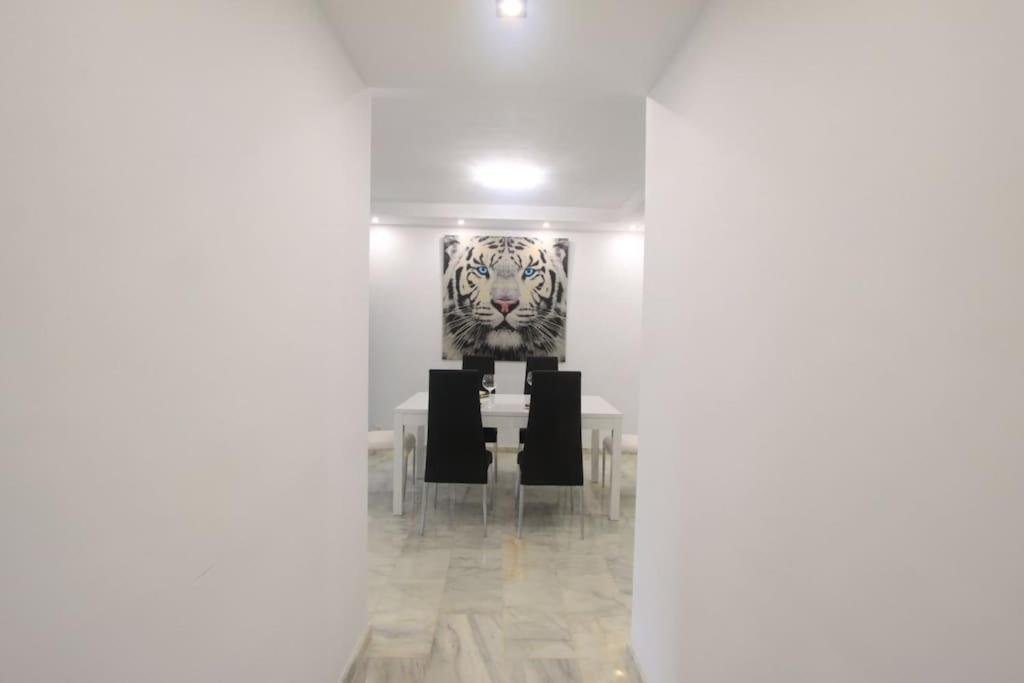 1080 - Golden Jacuzzi Apartment Marbella